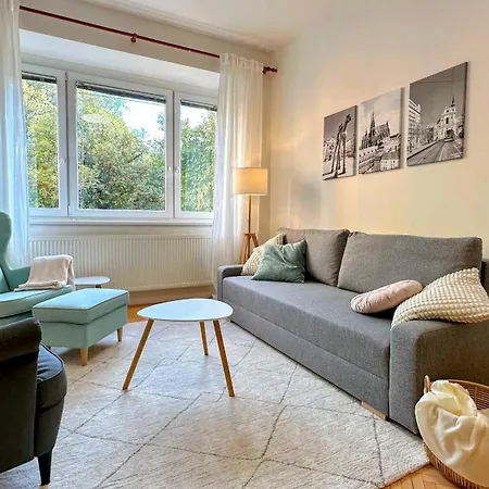 Apartment S Balkonem U Parku & 15 Minut Do Centra Brünn