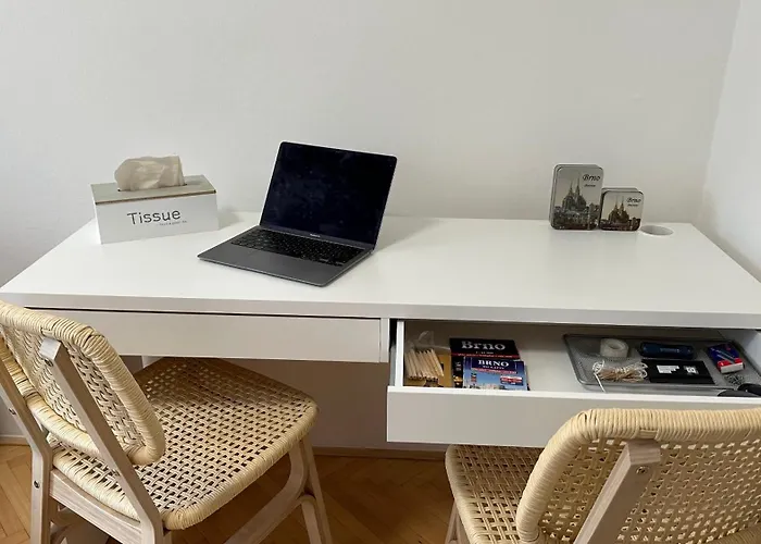 Apartment S Balkonem U Parku & 15 Minut Do Centra Brünn