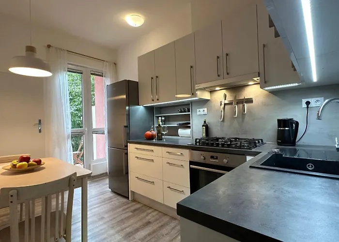 Apartment S Balkonem U Parku & 15 Minut Do Centra *