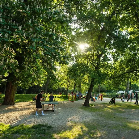 S Balkonem U Parku & 15 Minut Do Centra Brno