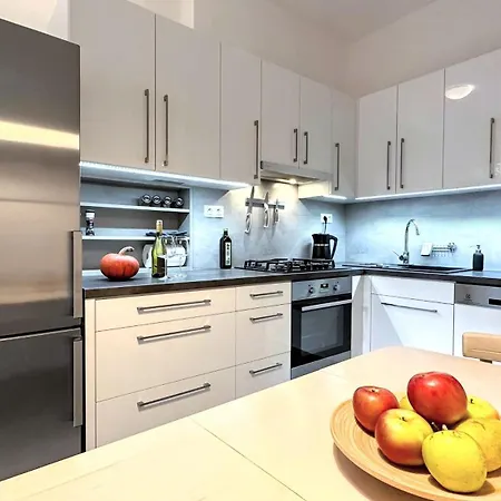 S Balkonem U Parku & 15 Minut Do Centra *